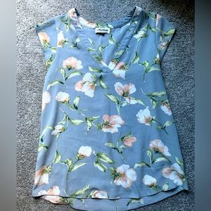Trendy floral blouse